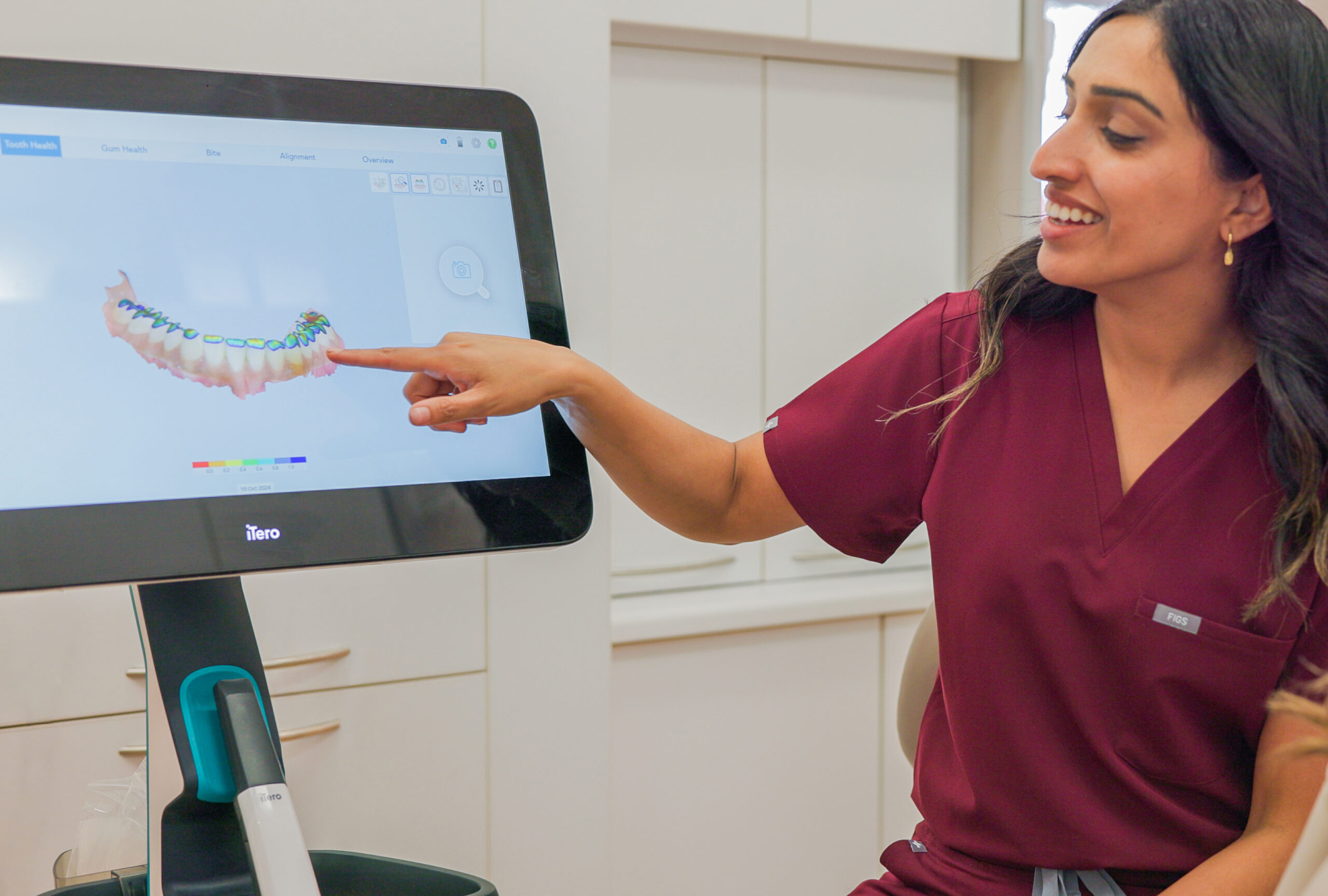 Heritage House Dental iTero digital intraoral scanner used for accurate impressions in Mississauga, ON